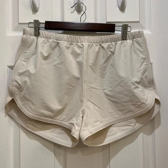 NWOT OUTDOOR VOICES Running Short in Bone L - Picture 1 of 5
